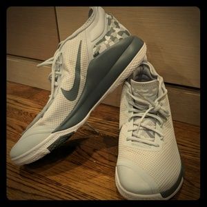 Lebron Basketball shoes